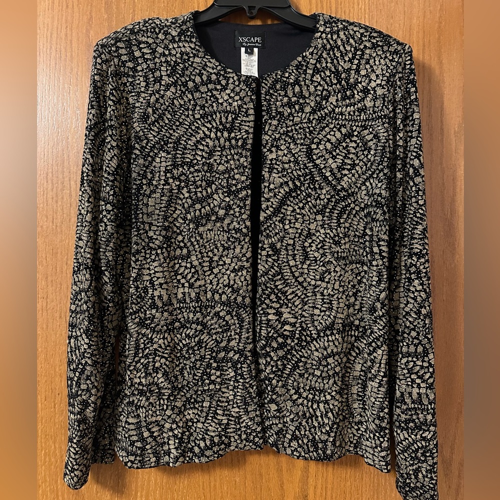 Glitter Holiday top.Black and Gold . Escape size large.Classic styling.